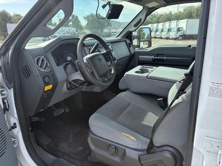 2015-ford-f550-xlt-image-15