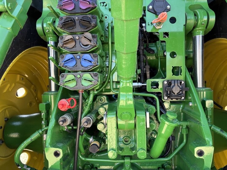 2022-john-deere-8r-280-image-25