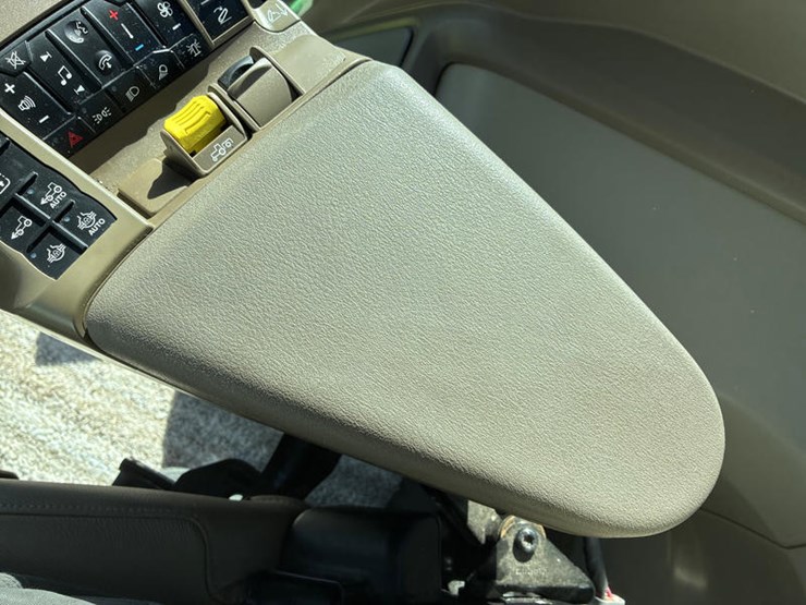 john-deere-8r-340-image-88