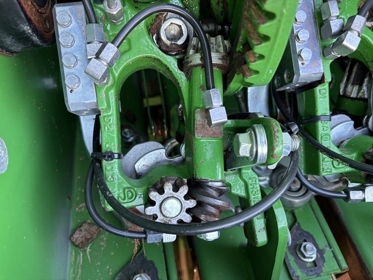 john-deere-l341-image-32