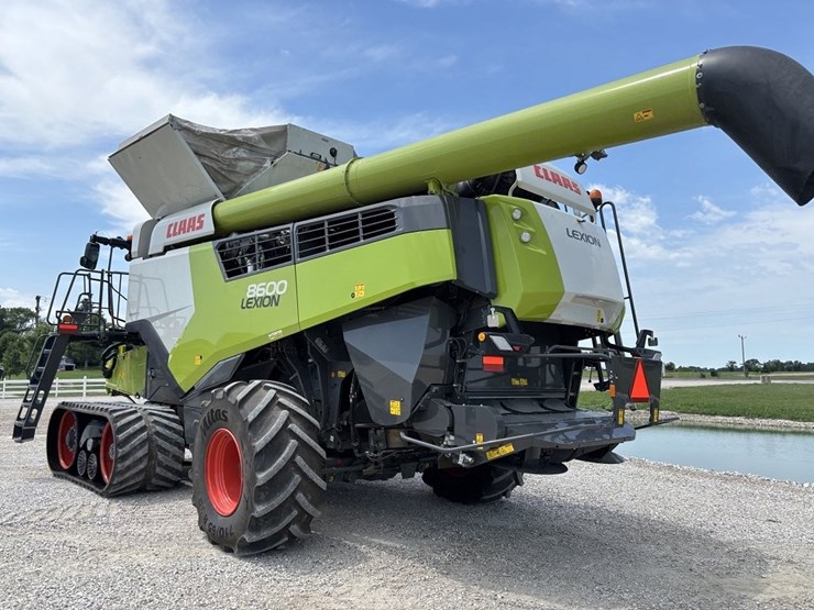 claas-lexion-8600tt-image-5