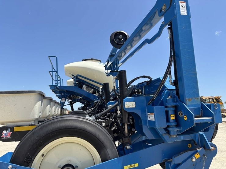 kinze-3660-image-10