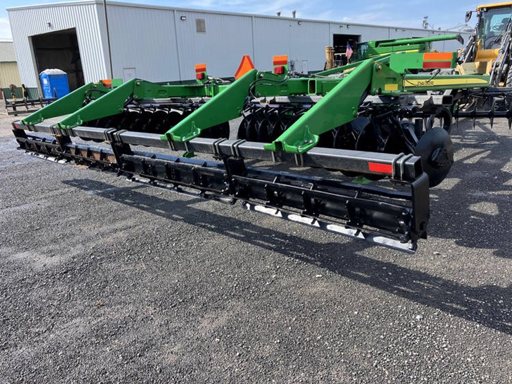 2014-john-deere-2720-image-11