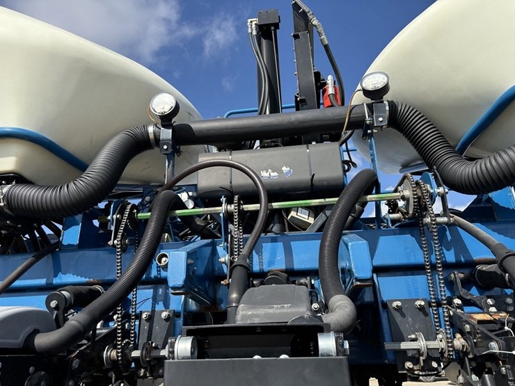 2010-kinze-3660-image-26