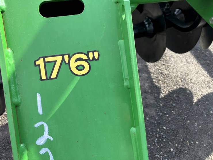 2014-john-deere-2720-image-4