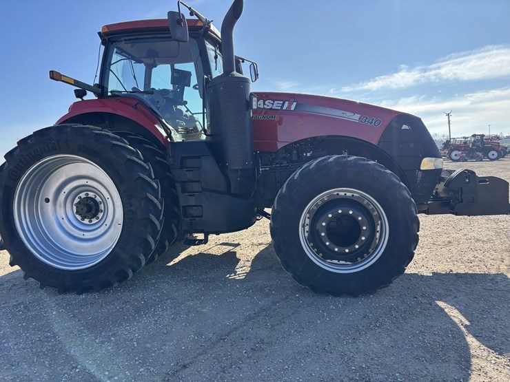 2014-case-ih-340-image-6