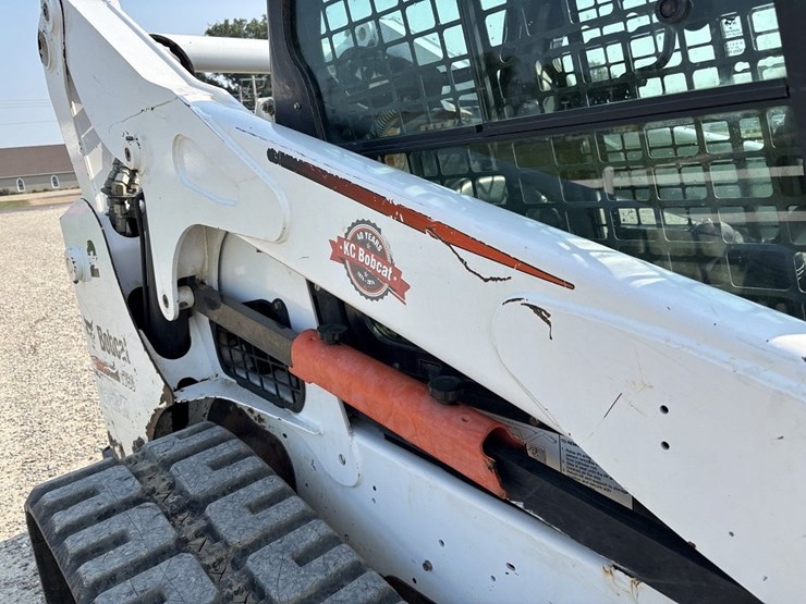 bobcat-t750-image-12