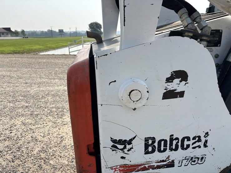 bobcat-t750-image-18