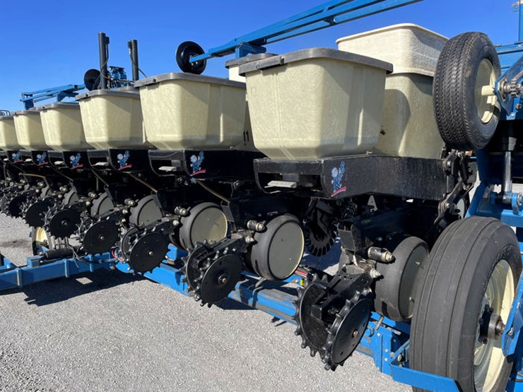 1998-kinze-2600-image-20