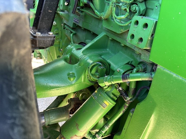 john-deere-8285r-image-12