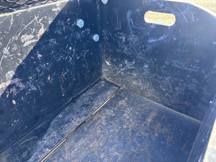 2014-case-ih-340-image-9