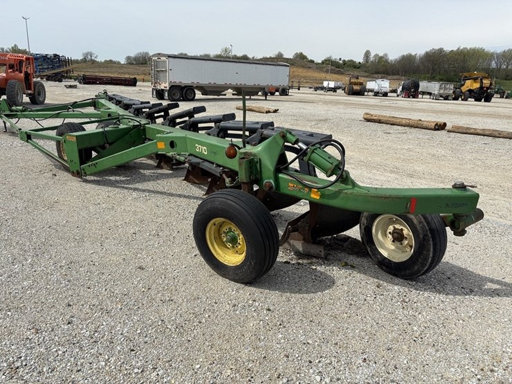 john-deere-3710-image-3