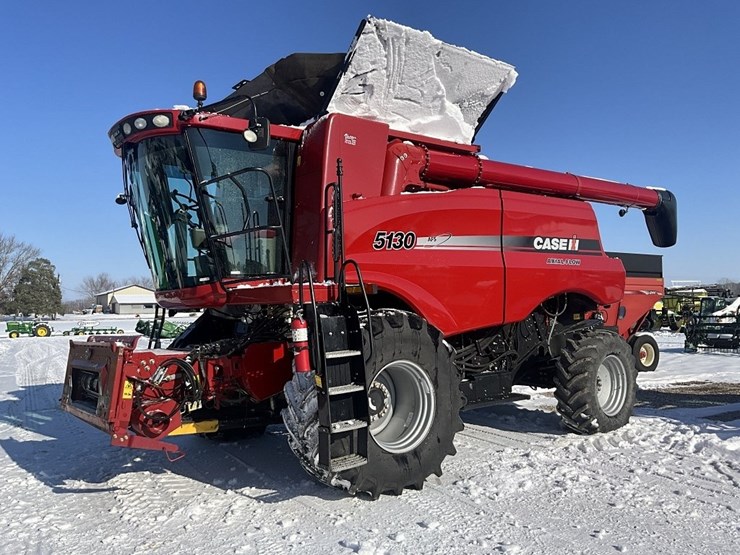 case-ih-5130-image-1