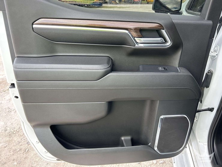 2023-chevrolet-1500-image-23