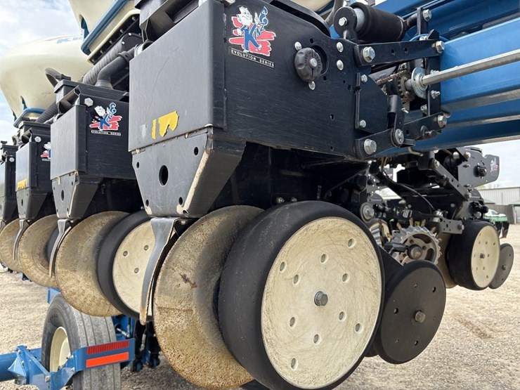 2012-kinze-3660-image-49