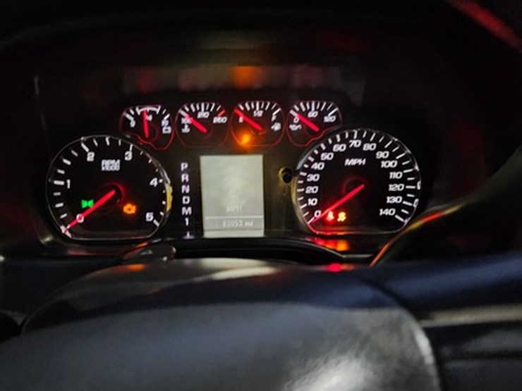 2016-chevrolet-3500hd-image-27