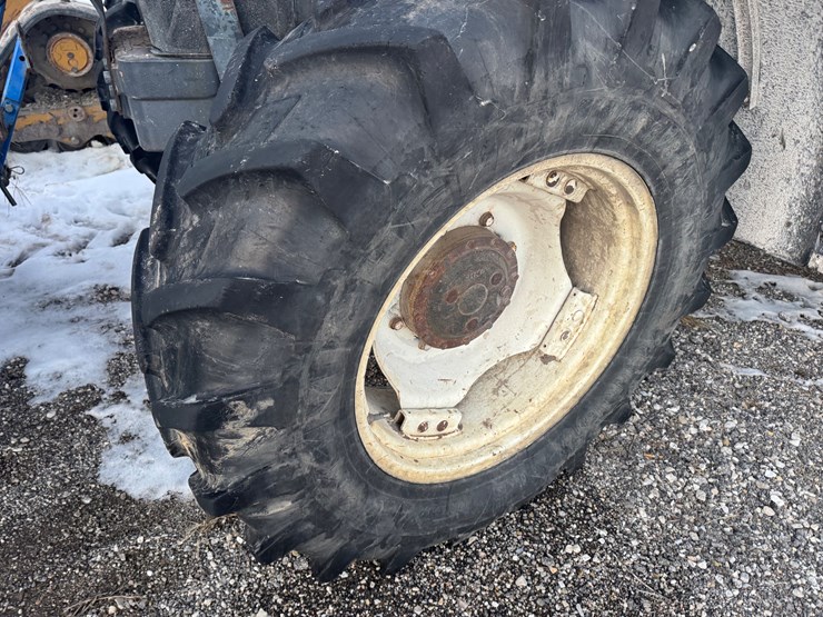 2002-new-holland-tm125-image-3