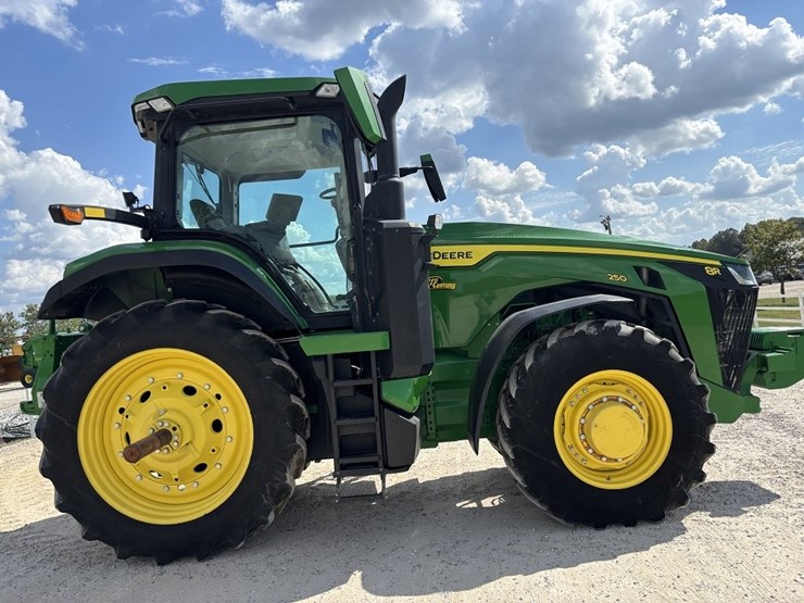 john-deere-8r-250-image-6