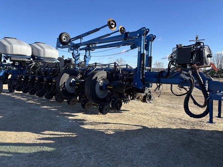 2024-kinze-5900-image-7