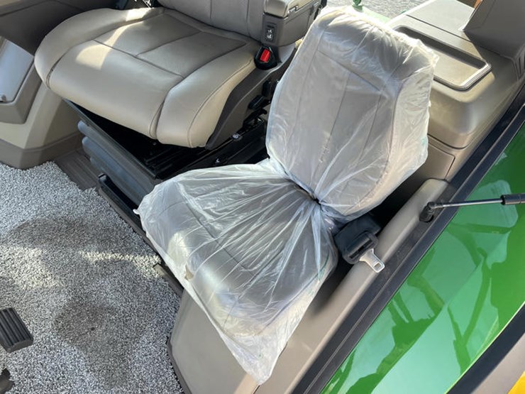 john-deere-8r-370-image-79