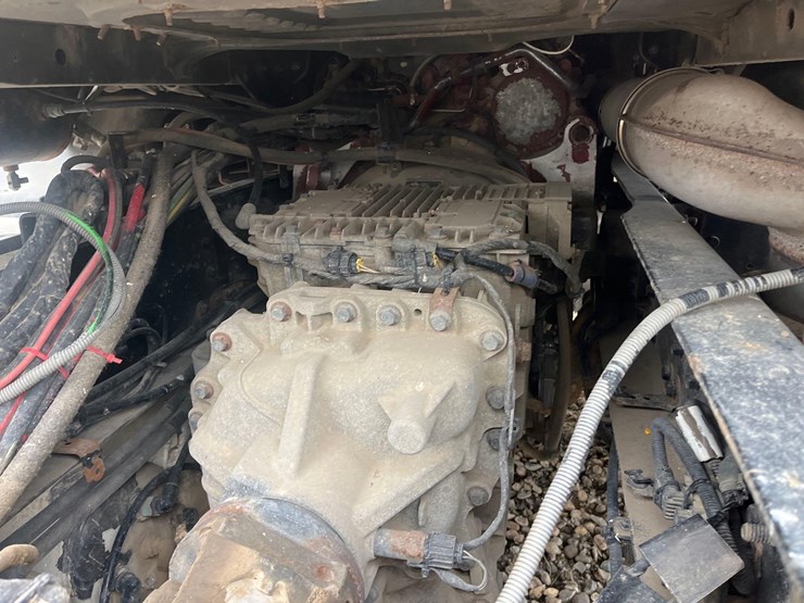 2014-mack-cxu613-semi-image-40