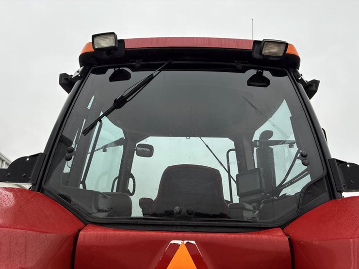 case-ih-magnum-245-image-23