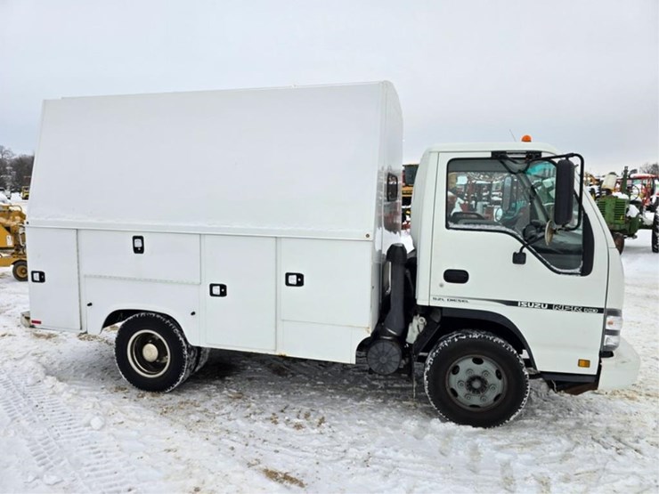 isuzu-npr-hd-image-9