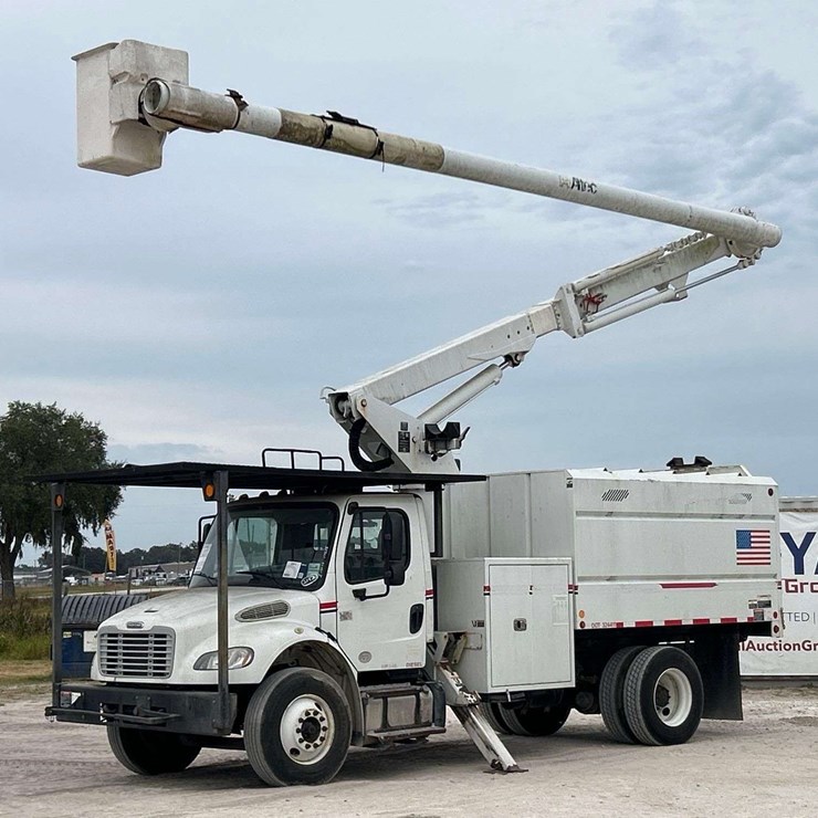 2015 FREIGHTLINER M2 106