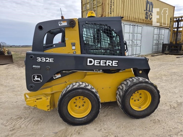 deere-332e-image-7