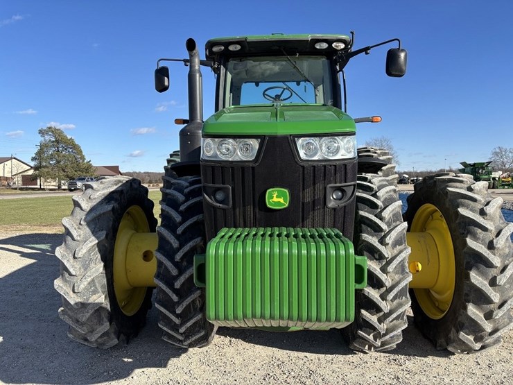 john-deere-8285r-image-8