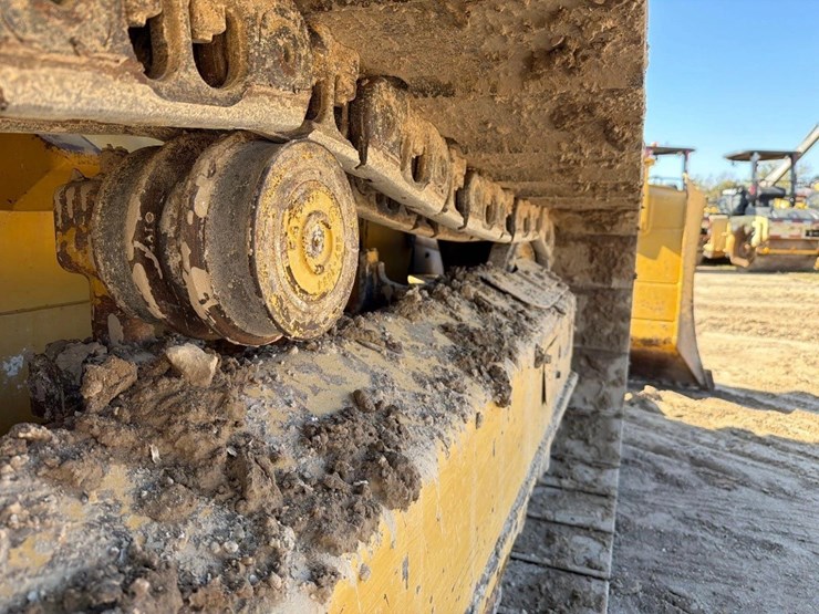 2021-caterpillar-d3-lgp-image-18