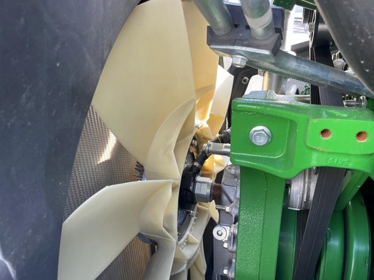 john-deere-8r-370-image-42