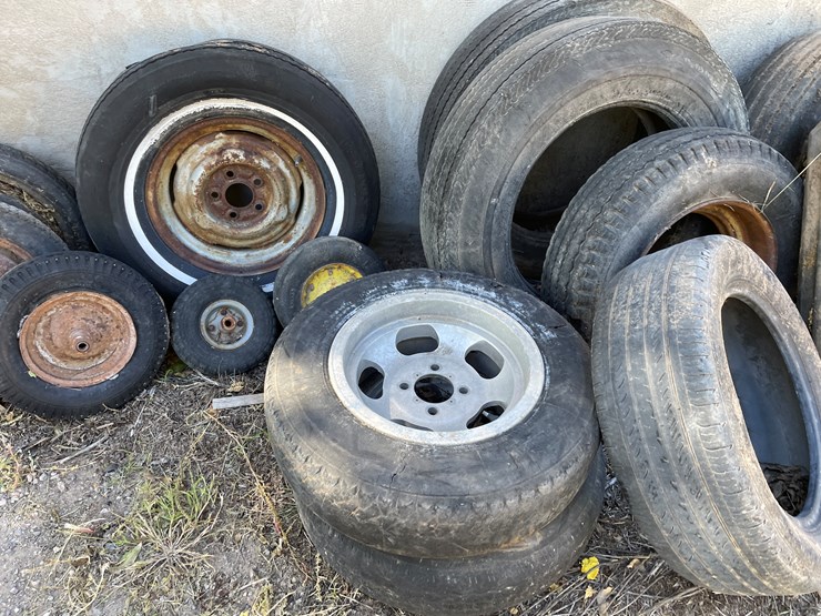 #3699-•-assortment-of-tires-and-wheels-image-4