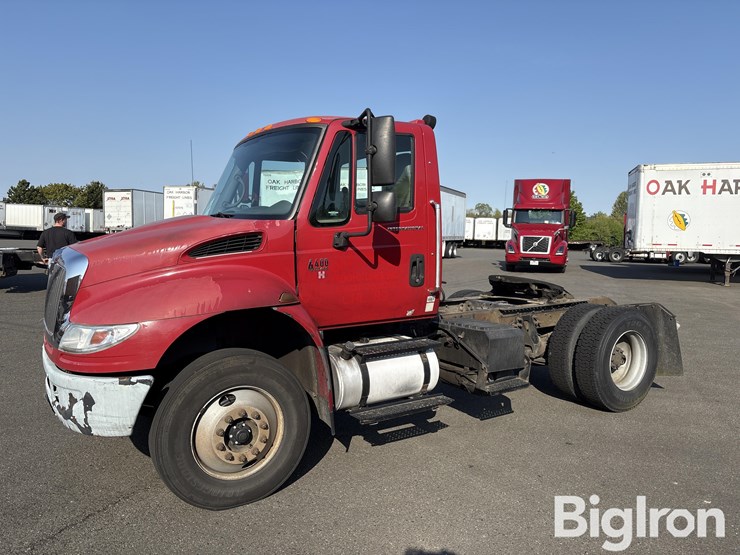 international-durastar-4400-image-1