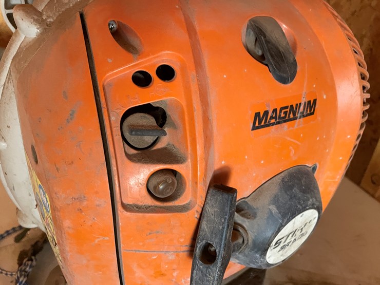 #3686-•-(2)-stihl-leaf-blowers-image-16