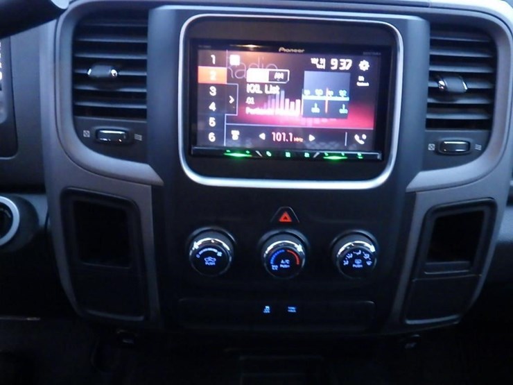 2014-dodge-3500-image-45