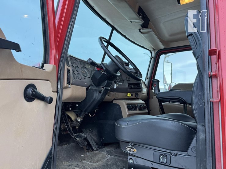 2004-mack-granite-cv713-image-28