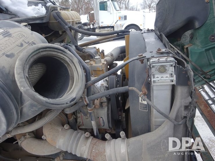 2007-freightliner-columbia-112-image-68