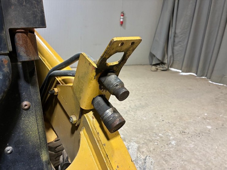 caterpillar-226b-image-11