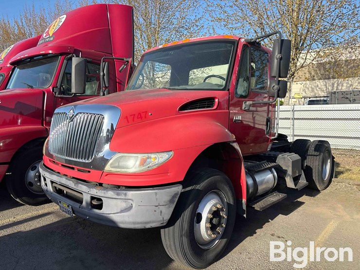 2006-international-durastar-4400-image-1
