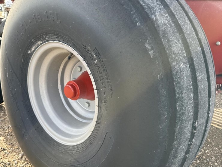 2013-case-ih-rb564-image-22