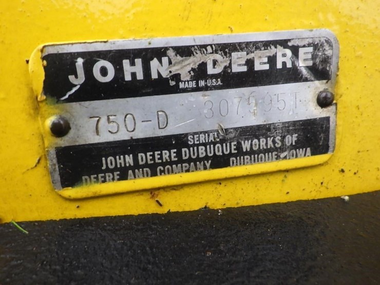 deere-750d-image-44