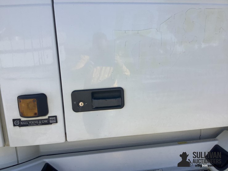 2003-volvo-vnl-t/a-truck-tractor-image-16