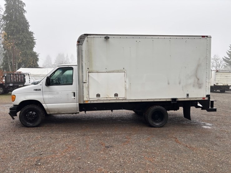 2005-ford-e450-sd-image-2