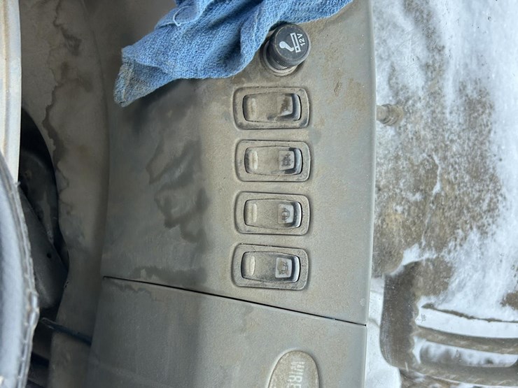 2004-challenger-mt855-image-64