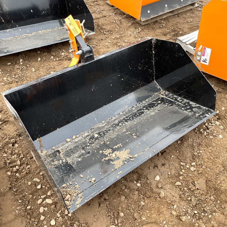 #2094 • Unused 2025 Wolverine Trip Scoop Attachment