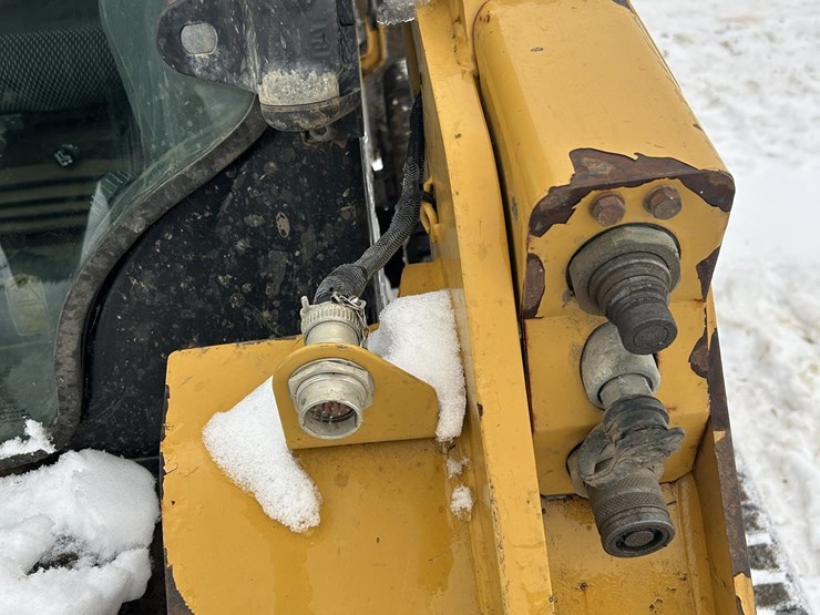 2021-caterpillar-259d3-image-33