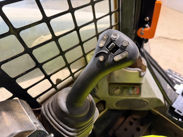 bobcat-t650-image-25