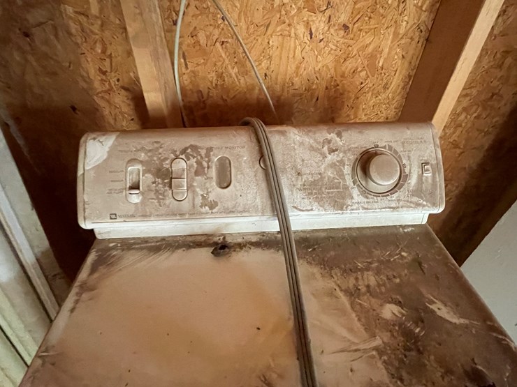 #3687-•-maytag-dryer-and-garage-lamps-image-3