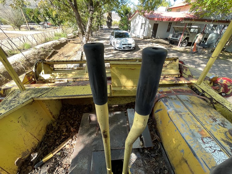 #3653-•-new-holland-swather-image-44